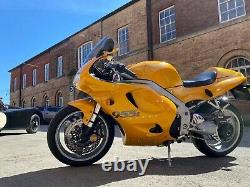 2000 Triumph Daytona 955i