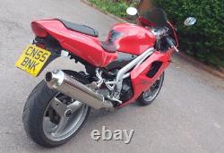 2005 Triumph Daytona 955i Red Low Mileage Amazing condition