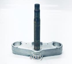 Lower Fork Tee TRIUMPH DAYTONA 955 I 2002-2003