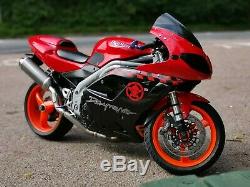 Motorcycle triumph daytona 955i 2005