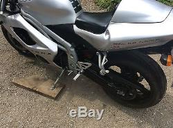 TRIUMPH DAYTONA 955i 2001