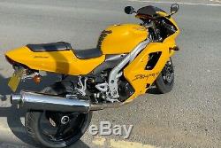 TRIUMPH DAYTONA 955i 2004