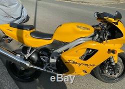 TRIUMPH DAYTONA 955i 2004