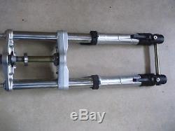 TRIUMPH DAYTONA 955i FORK YOKES COMPLETE ASSEMBLY WHEEL SPINDLE FRONT END