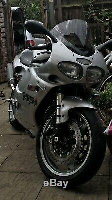 Triumph Daytona 955i 2001/X Silver