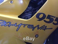 Triumph Daytona 955i, 2003 lightening yellow, only 21000mls
