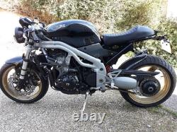 Triumph Daytona 955i Cafe racer project