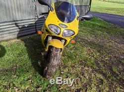 Triumph Daytona 955i Genuine Barn find, Easy Project. READ DESCRIPTION FULLY