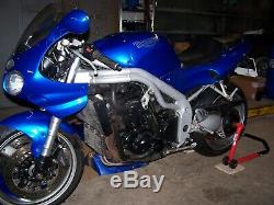 Triumph Daytona 955i Project