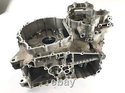 Triumph Daytona 955i T595 2001 Engine housing with cylinder and liners