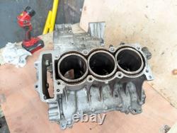 Triumph Daytona 955i T595N Engine Cases with Cylinder and Piston