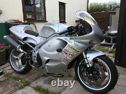 Triumph Daytona 955i track bike