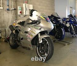 Triumph Daytona 955i track bike