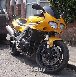 Triumph Daytona T595 955i Yellow. Spares or repairs