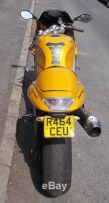 Triumph Daytona T595 955i Yellow. Spares or repairs