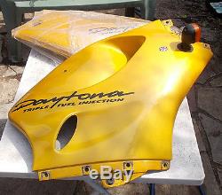 Triumph Daytona T595 955i Yellow. Spares or repairs