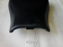 Triumph Speed Triple 955i Saddle T2304870 Triumph Speed Triple 955i Saddle T2304870