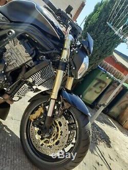 Triumph daytona 955i Streetfighter